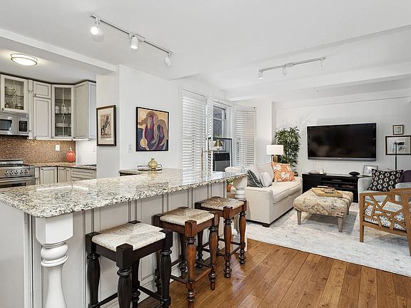 3rd image of 339 E 58th St #7CD