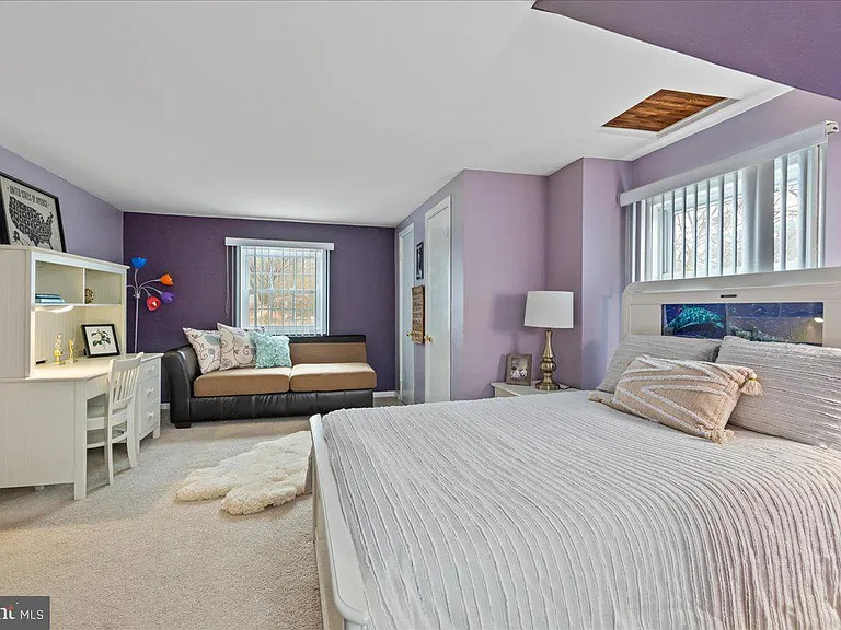 394 Franklin Ave — Photo 19