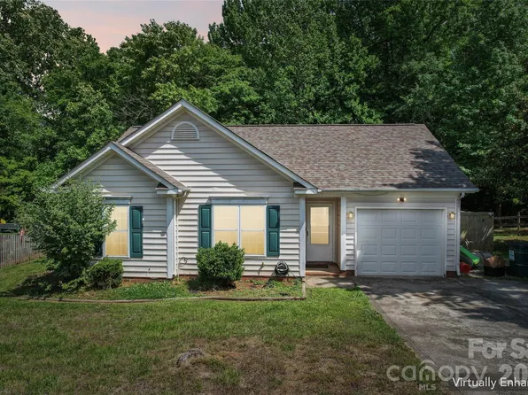 13221 Crooked Pine Ct, Charlotte, NC 28215