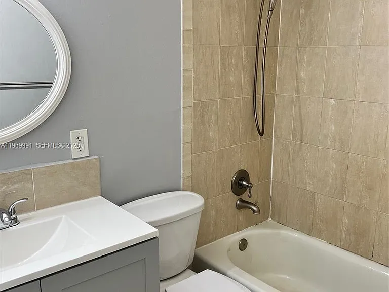 1261 SW 46th Ave #2003 — Photo 6