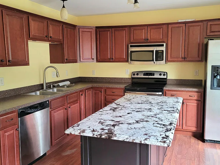 192 Old Schoolhouse Ln — Photo 16