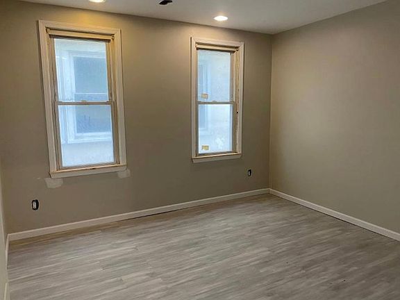 3rd image of 74 Millington Ave APT 3