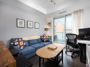 377 Madison Ave #315, Toronto, ON M4V3E1