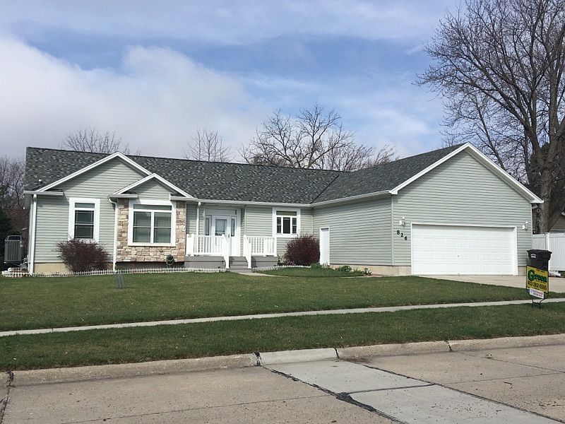 1st image of 826 S Cowan Ave