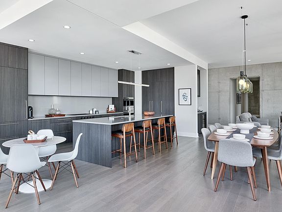 4th image of 8 Randolph Ave #1812