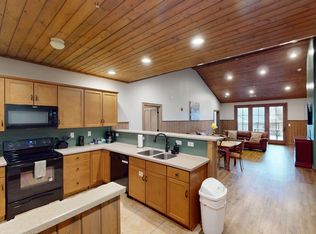 457 Day Springs Rd, Pigeon Forge, TN 37863