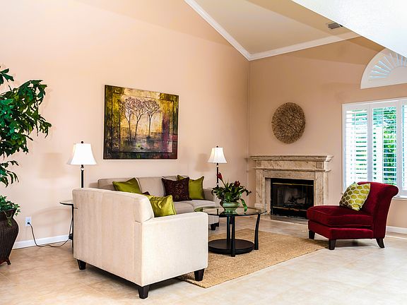 4th image of 409 Camino Arroyo W