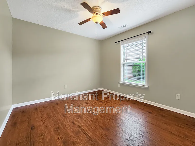 657 Chartwell Dr — Photo 16