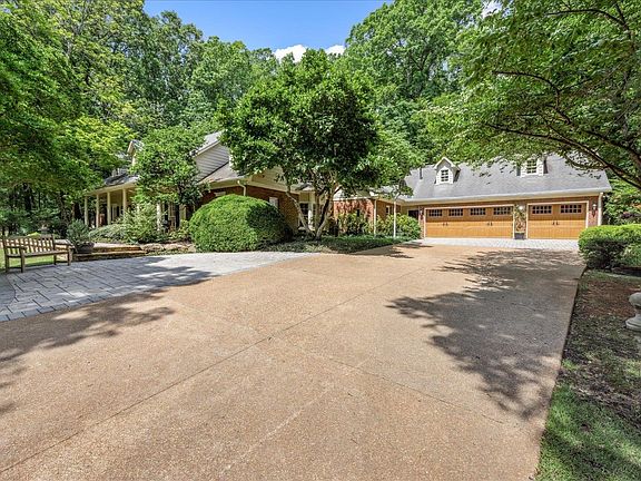4th image of 3765 Saint Philip Dr