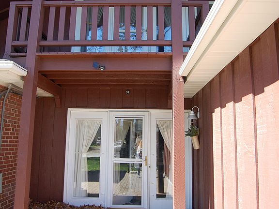 4th image of 8525 Elmwood Dr