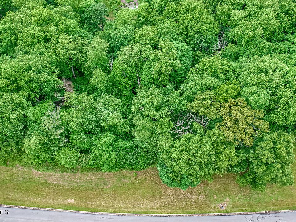 1st image of 44 Chimney Top Ln
