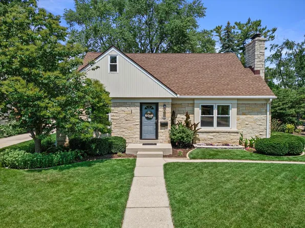 8338 Jackson Park BOULEVARD, Wauwatosa, WI 53213
