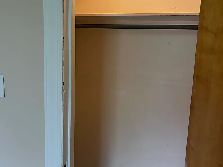 223 Van Buren Ave — Photo 6