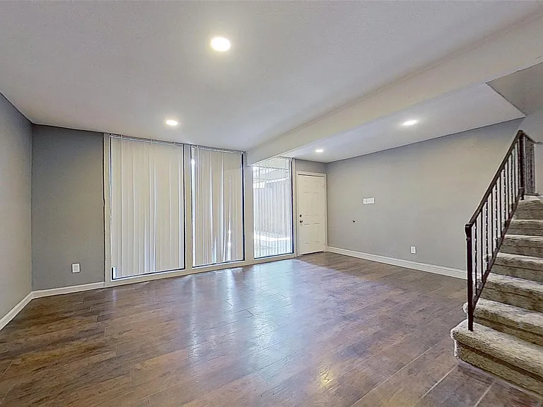 6321 Walraven Cir #6321 — Photo 9