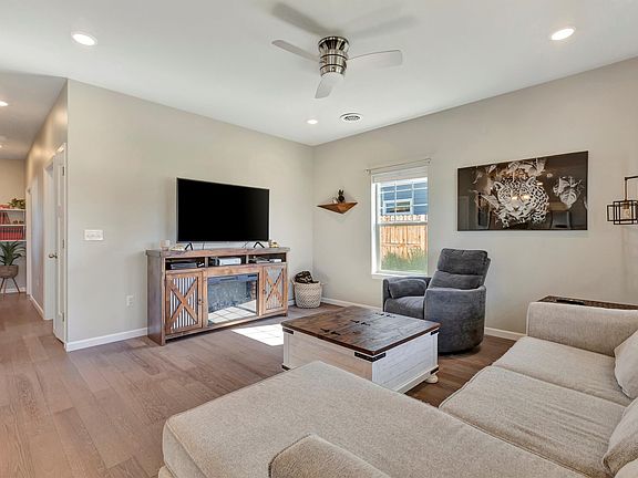 5th image of 230 Tenderfoot Ln