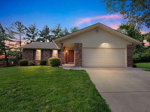 3rd image of 14536 Greencastle Dr