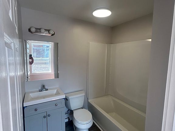 4th image of 2530 5th Ave #5