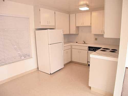 4th image of 2130 Jackson St APT 203