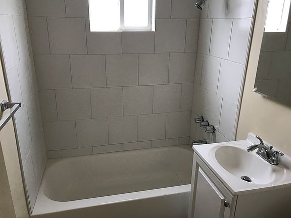 5th image of 351 E Rossellen Pl APT 6