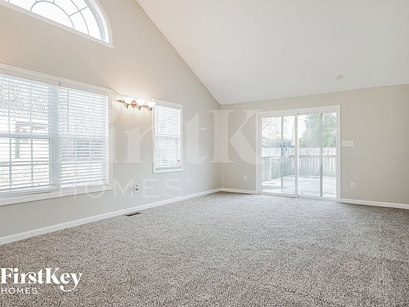 4th image of 8 Whitaker Pl