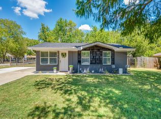 500 E White St, Pilot Point, TX 76258