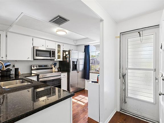 5th image of 4209 REDCLIFF PLACE