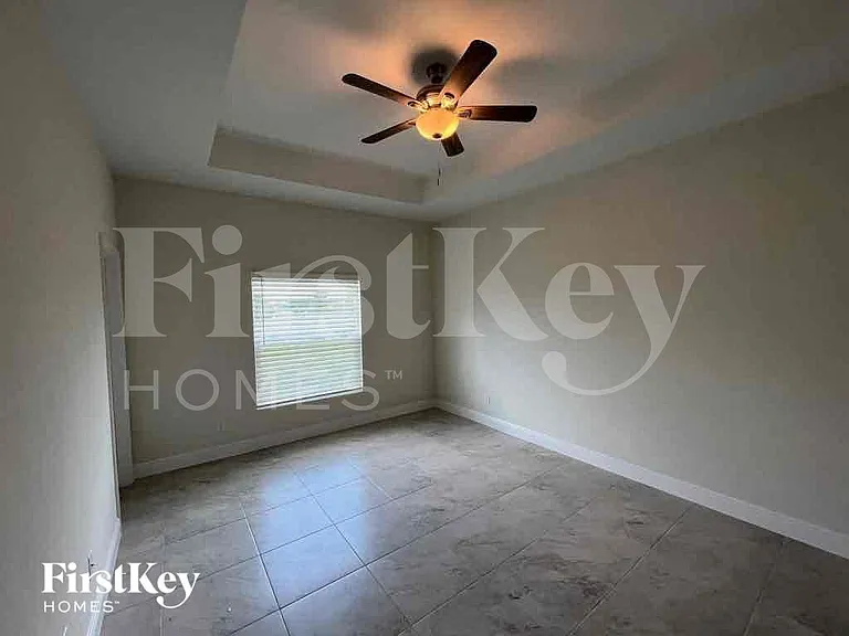 633 NW 28th St — Photo 11