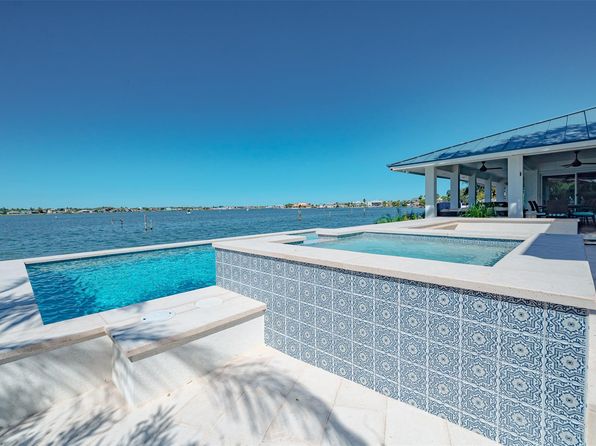 27 Bimini Dr, Rockport, TX 78382