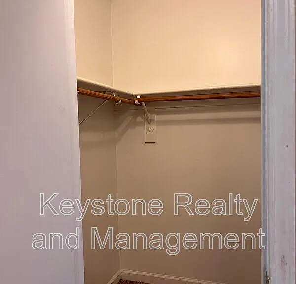 665 Artic Ave — Photo 12