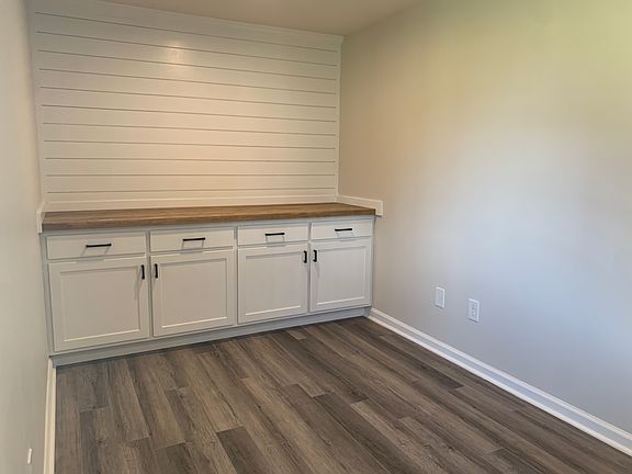 4th image of 220 Coldwater Creek Ct