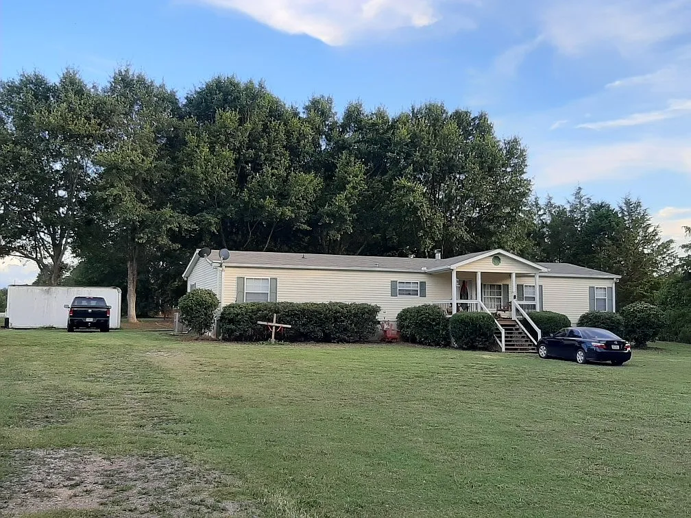 225 Zellner Rd photo 1
