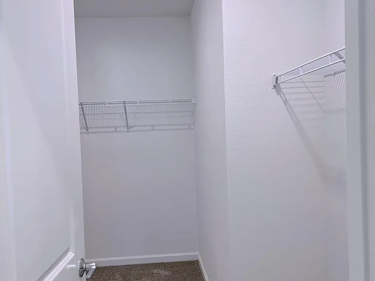 352 Loch Ct — Photo 17