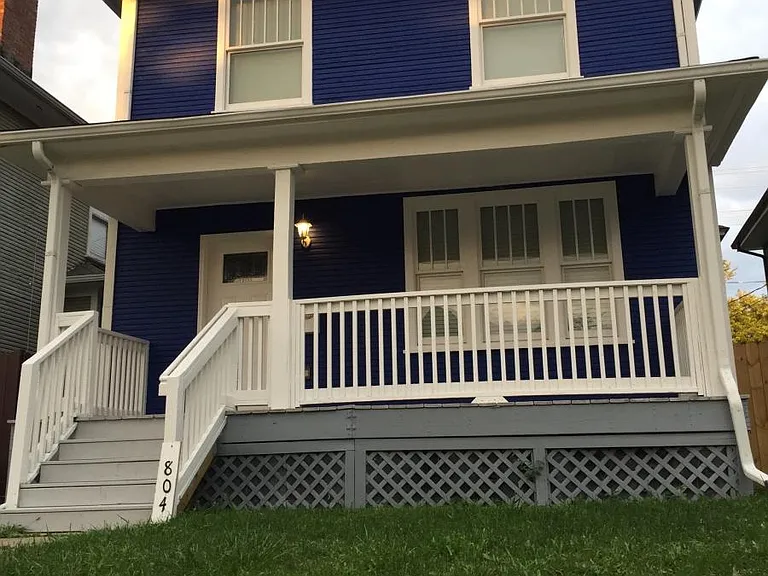 804 Carpenter St — Photo 2