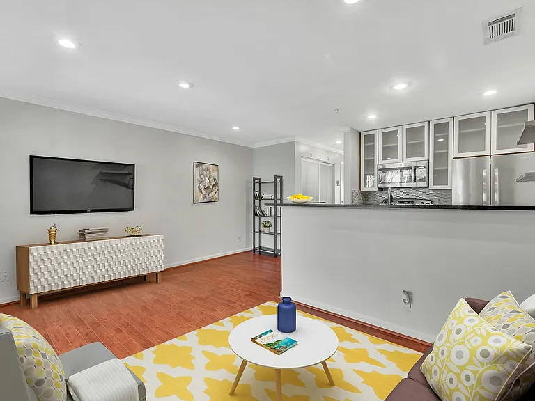505 N Graham St — Photo 10