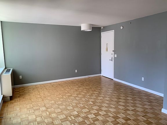 3rd image of 455 W 37th St APT 902