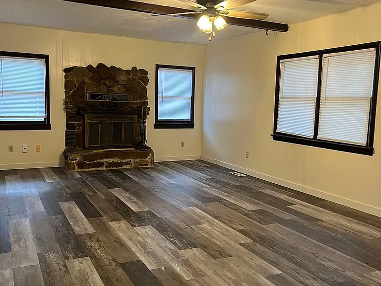 715 S Missouri Ave — Photo 3