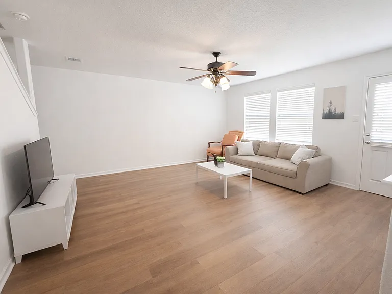 1011 Ranchero Rd — Photo 4