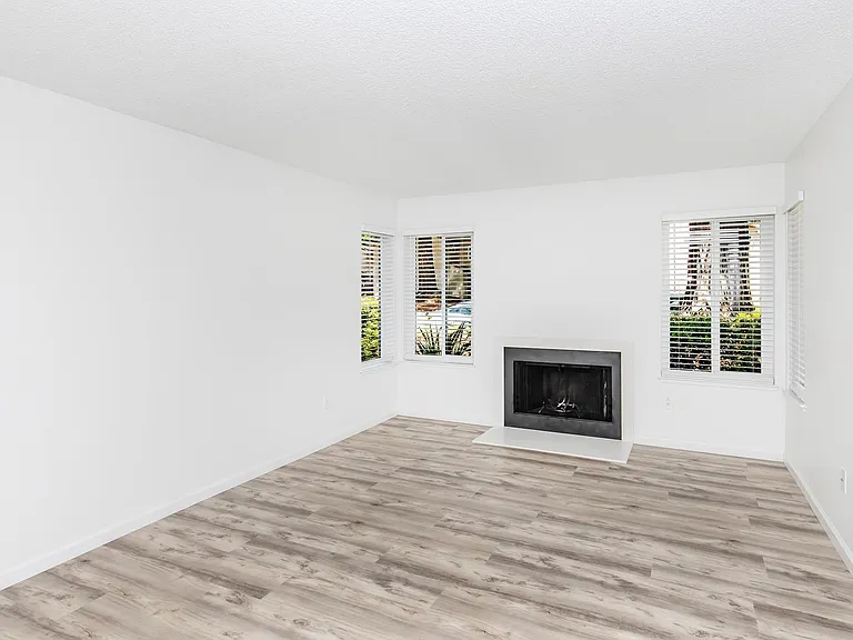 54 Quay Ct — Photo 24
