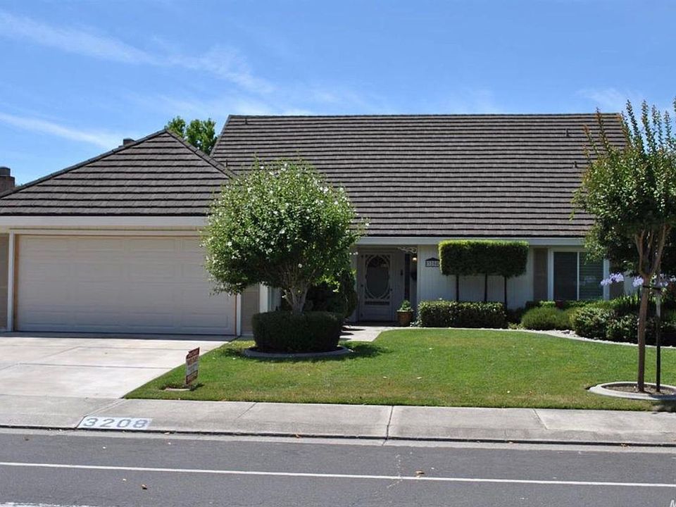 1st image of 3208 Estate Dr