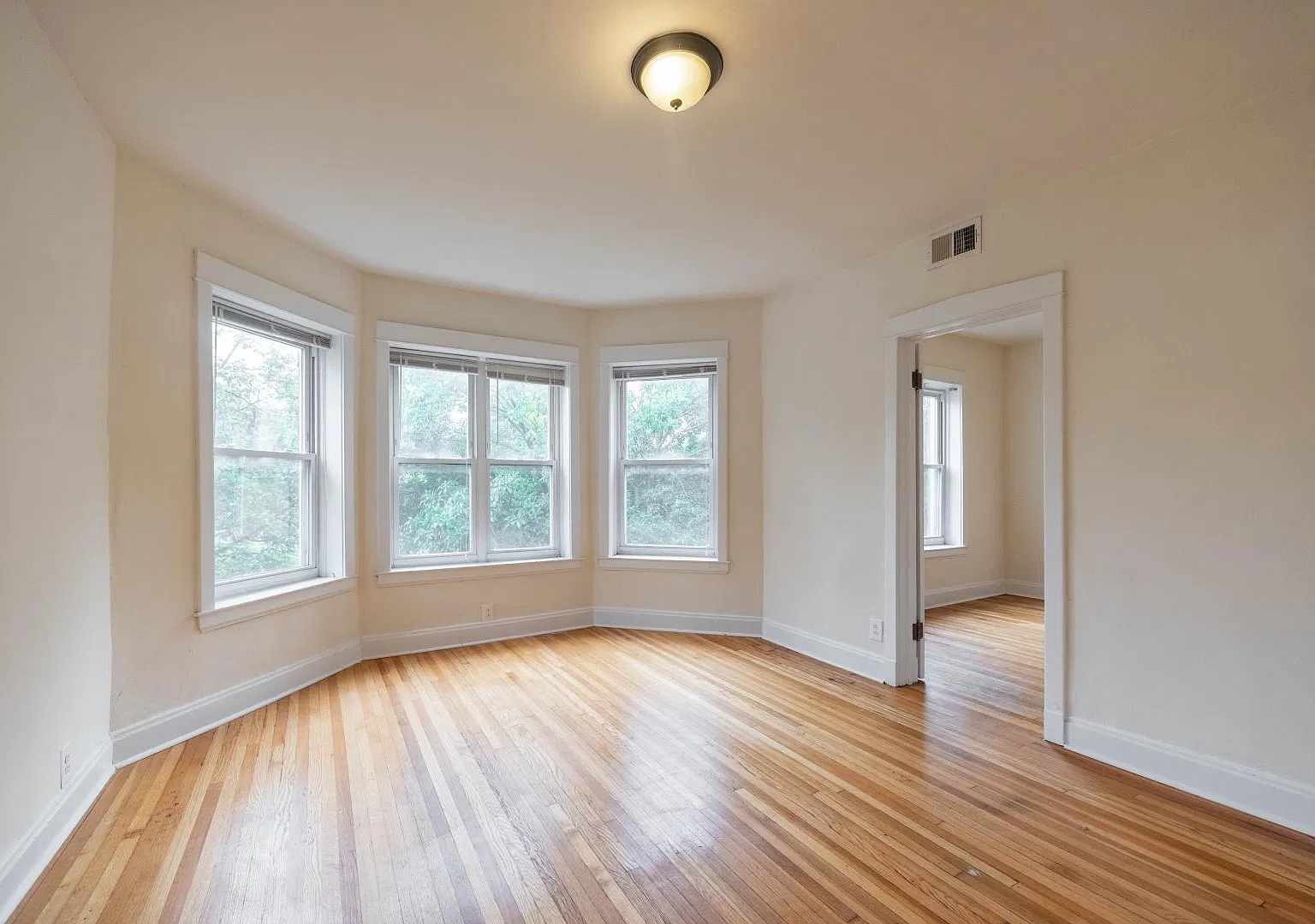 3 bed, 1200 sqft, $2,595 — Photo 1