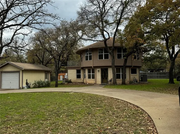 5002 Alamo Ct, Granbury, TX 76049