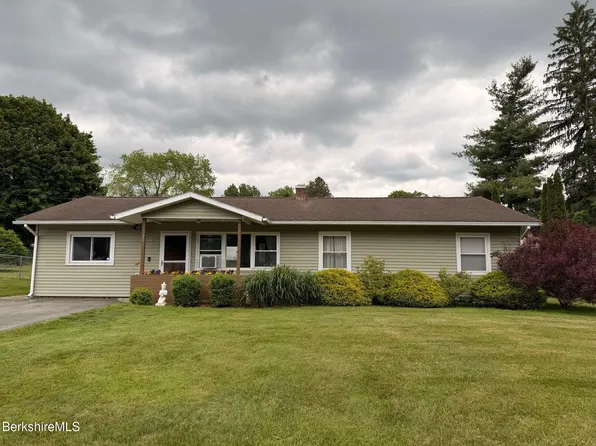 29 Norwich Dr, Dalton, MA 01226