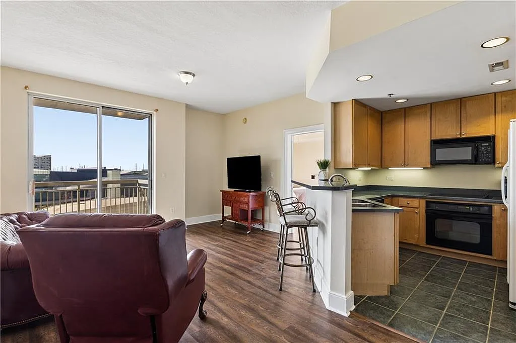 1 bed, 1.0 bath, 864 sqft, $2,150 — Photo 4
