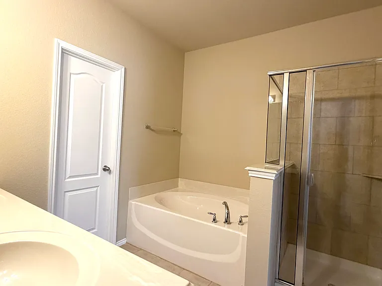 2774 Waterfall Ln — Photo 5