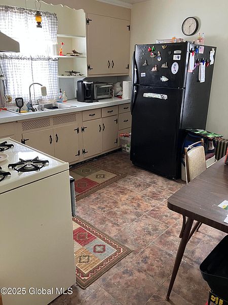 4th image of 1148 Ballston Lake Road