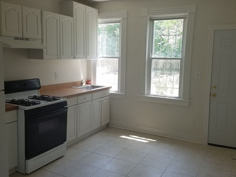 2nd image of 1623 Laurens St