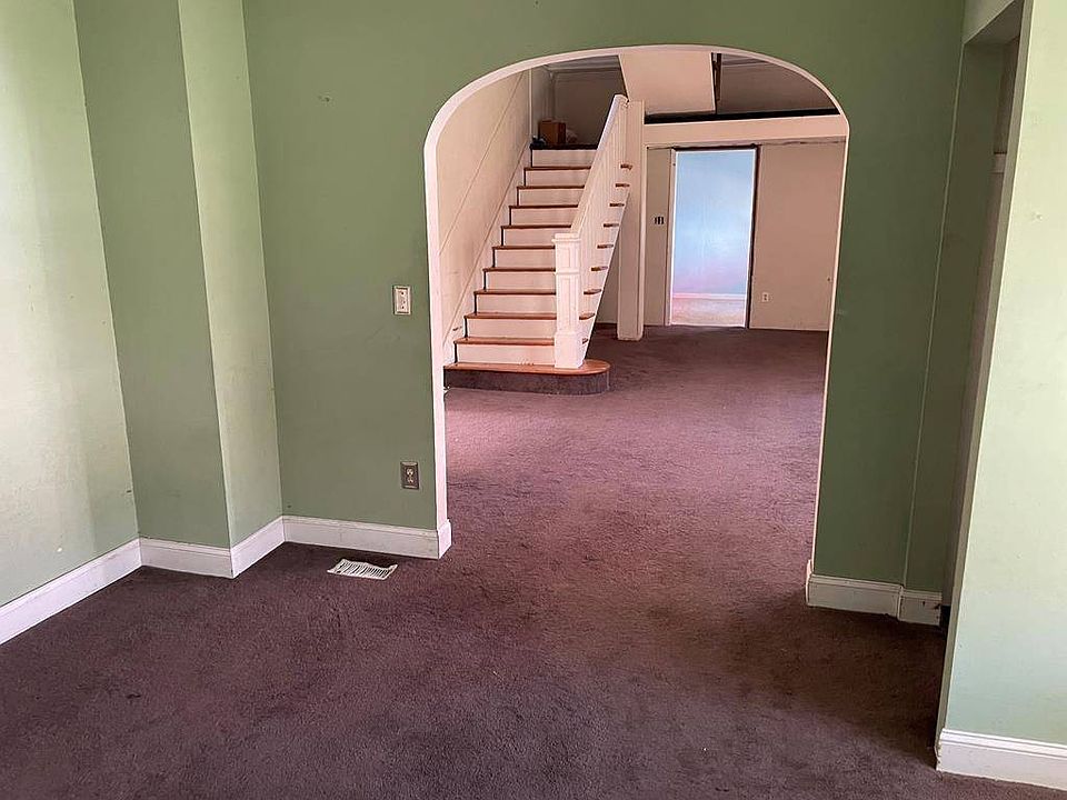 14 Cherry St, Pineville, WV 24874 | MLS #11616589 | Zillow