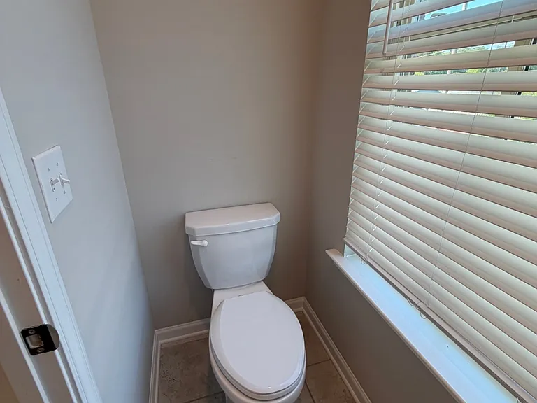 2590 Morehead St — Photo 31