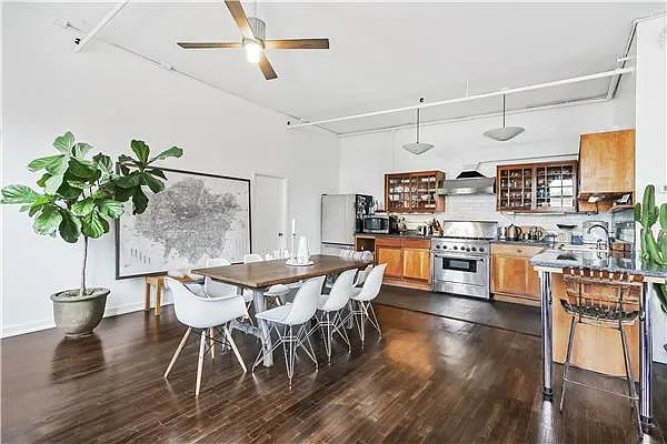 Rented by Avenue Sotheby's International Realty | media 28