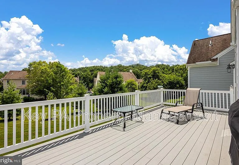 155 Harrogate Dr — Photo 10